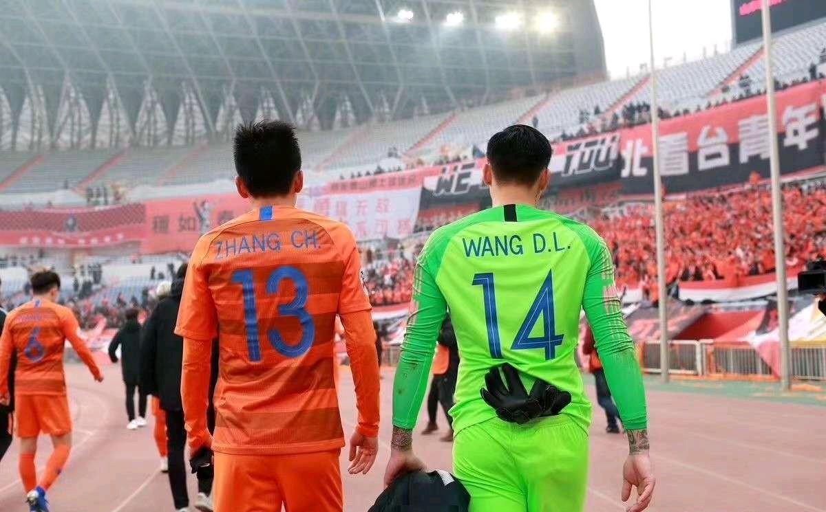 宿茂臻：张弛很幸运，我和韩导当年都没有这样的仪式！
根据望岳新闻报道，京鲁大战前