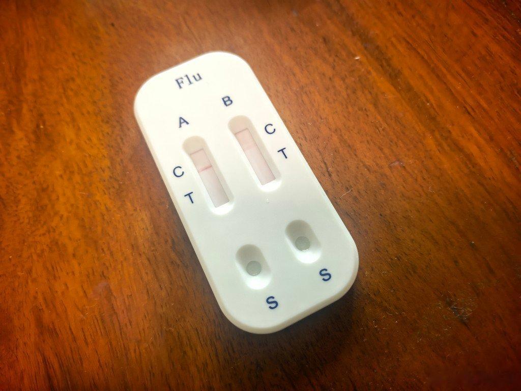 不是甲流乙流，这一晚上高烧，整了三次美林，把我这一通折腾气温变化波动大，还是要注