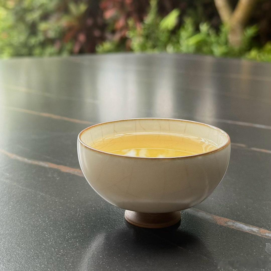 对易武古树高杆去魅！明春我们家原则上不收古树高杆，除非喝到特别满意的！我喝了很多