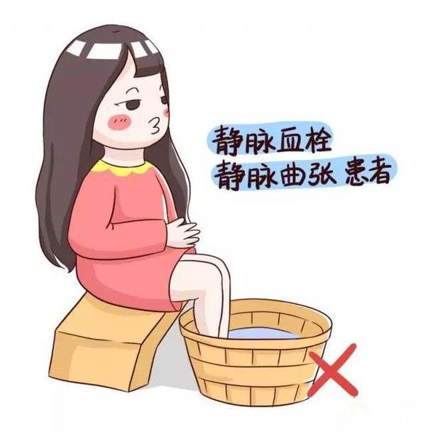 #健康真探社#【立刻停止这样泡脚，看似养生实则伤身！】最近，逐渐秃顶的队友突然开