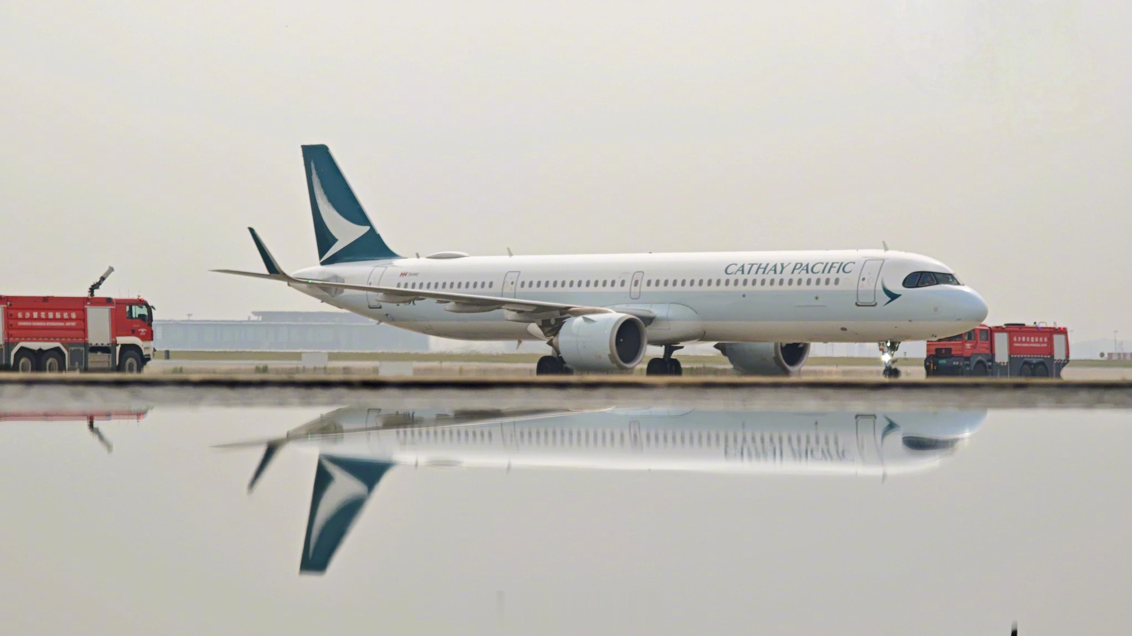从今天起，国泰航空往返成都与香港的客运航班将由成都天府国际机场（TFU）1号航站