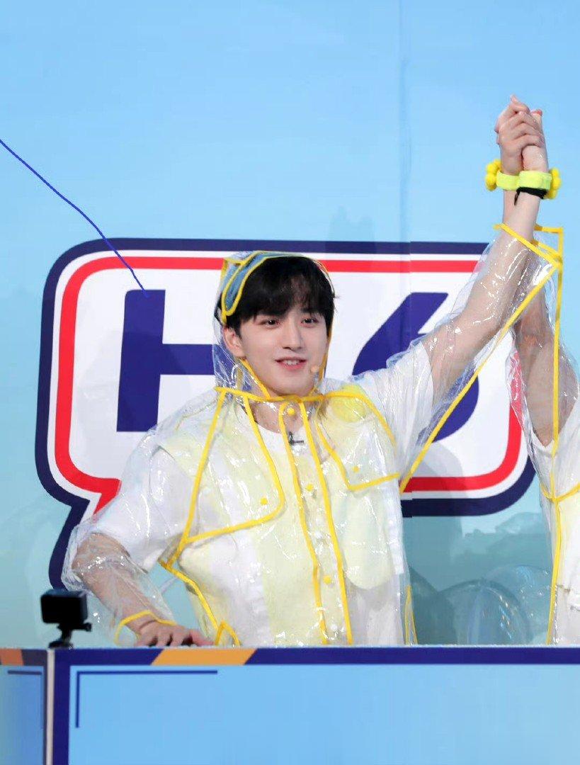 #长相思四位男主综艺感#王弘毅还挺可爱的[哇] ​​​