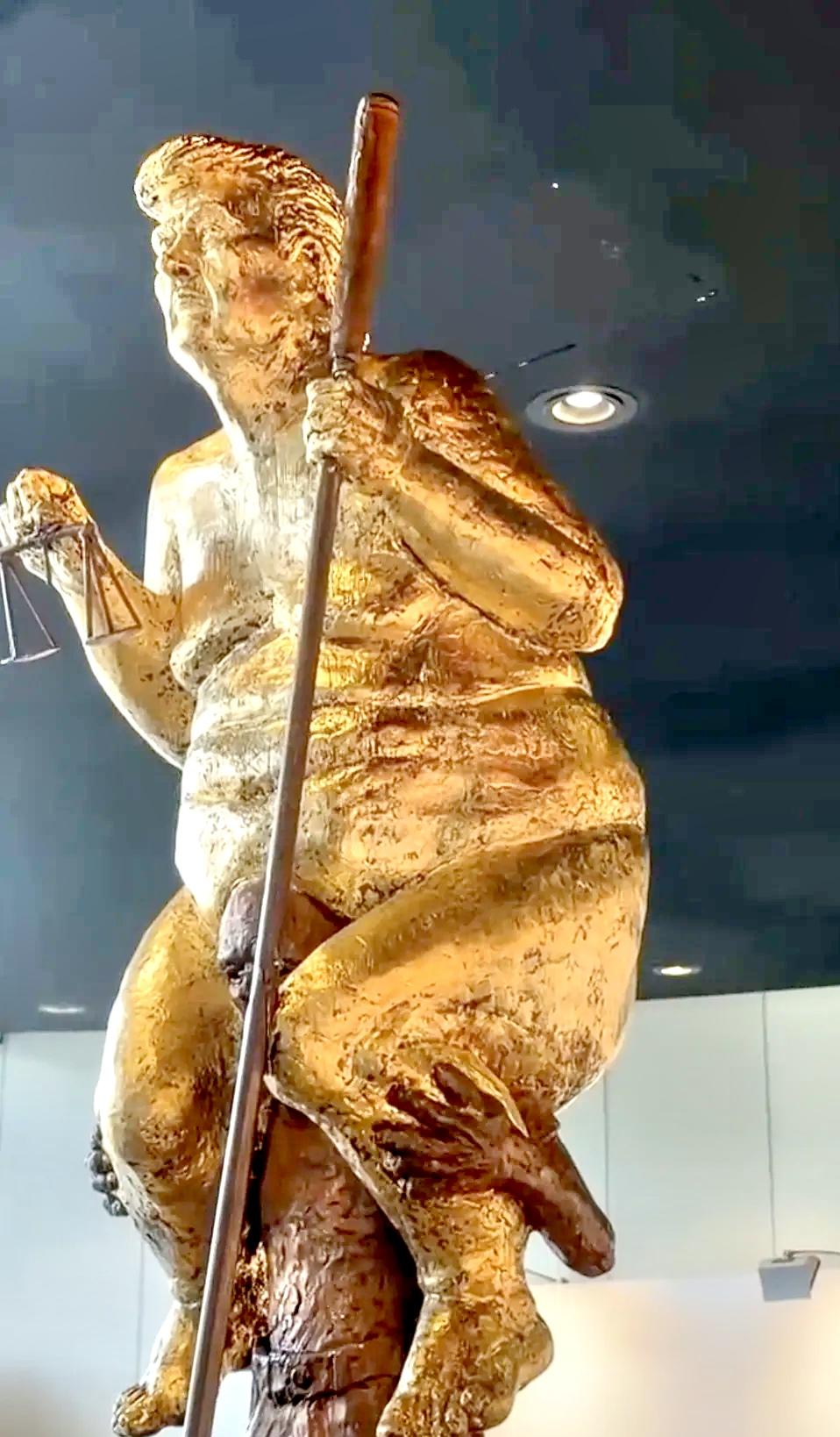欧洲议会给了特朗普一记响亮的耳光！10月6日，法国斯特拉斯堡欧洲议会大楼的通道里