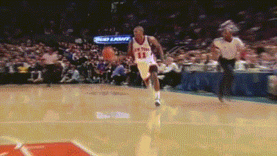 克劳福德，防守能力弱、进攻不稳定，但就凭借一手骚气的运球成了家喻户晓的球星。