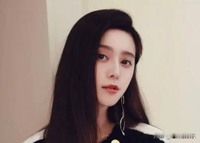 我心目中最美丽的10大美女明星[玫瑰]

第1，刘亦菲

第2，范冰冰

第3，