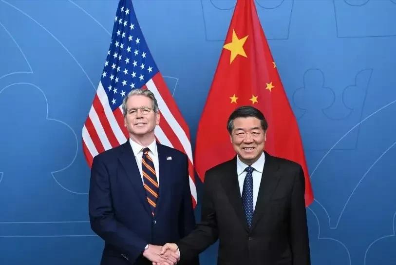 美国财政部长贝森特很有意思，针对这次中美瑞典谈判没有取得实质性成果，他抱怨中国太