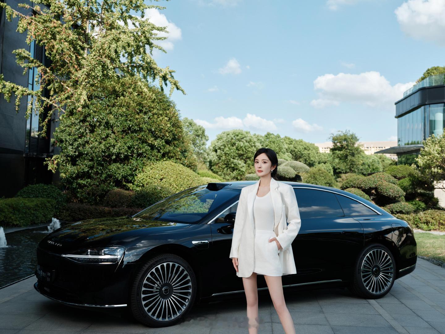 杨幂沈腾十一都想开旅行车去旅行 十一假期的快乐提前来了！刷到杨幂微博问大家国庆去