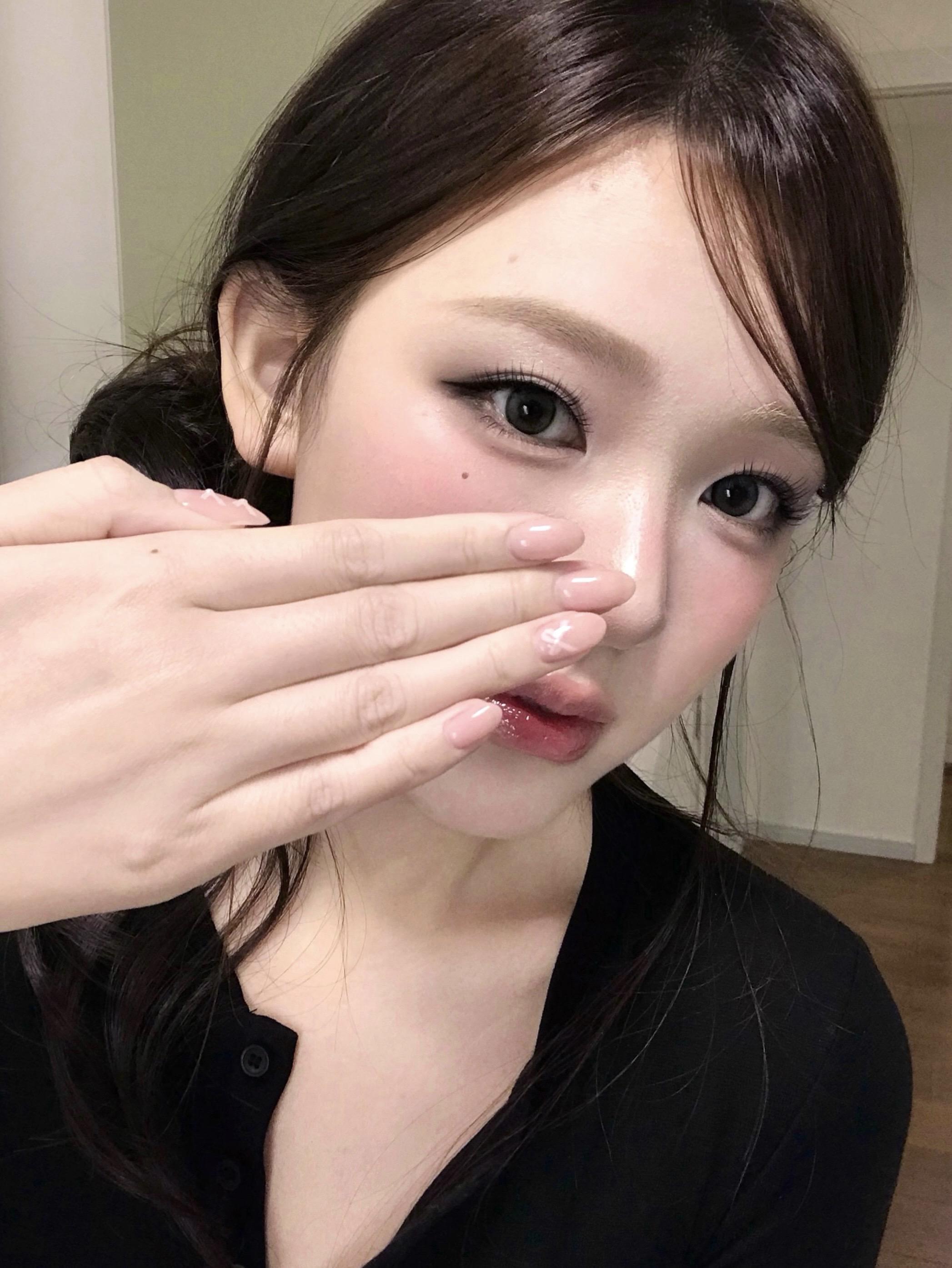 仿一下这个韩系微醺感🖤