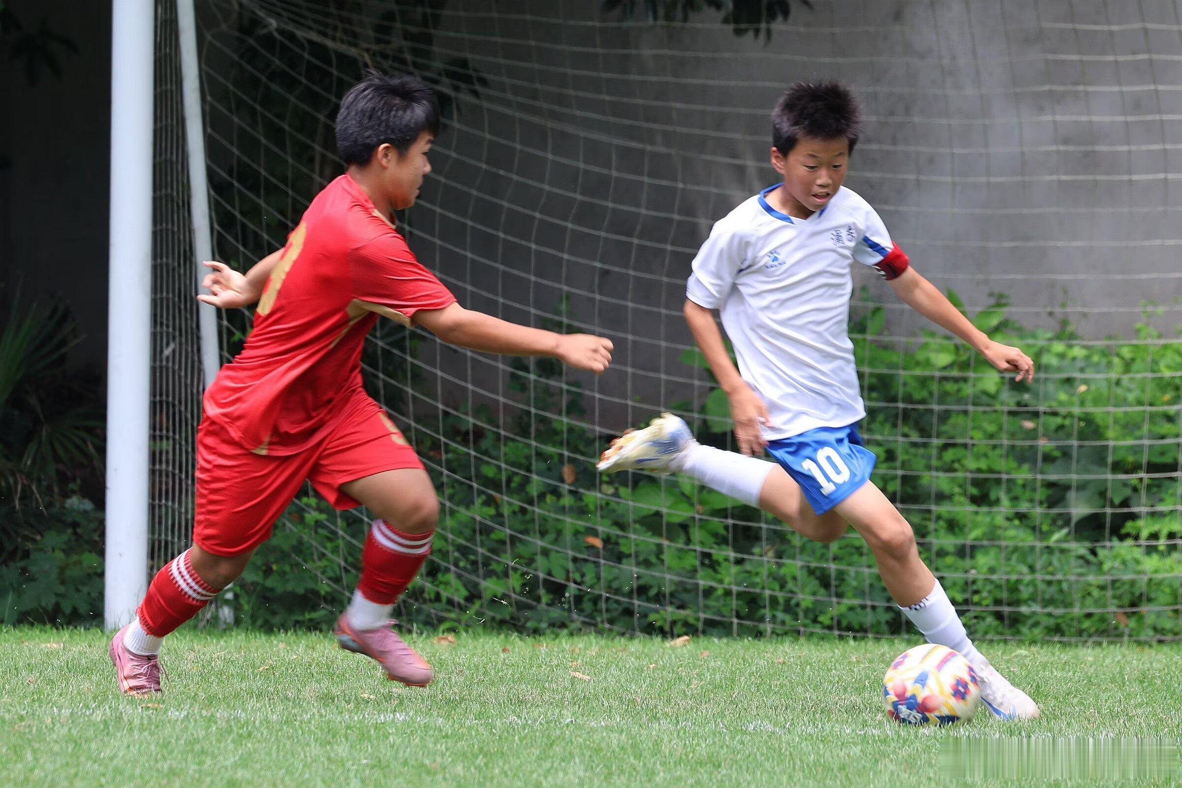 北京时间6月7日，2026 年 “卡尔美杯” 上海市青少年足球锦标赛男子丙组八强