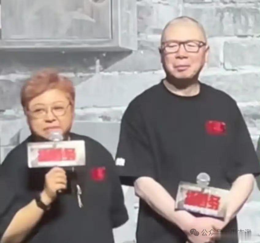 冯小刚宣发被批绑架观众 简单来说观众对老登电影已经审美疲劳。现在年轻观众文化素质