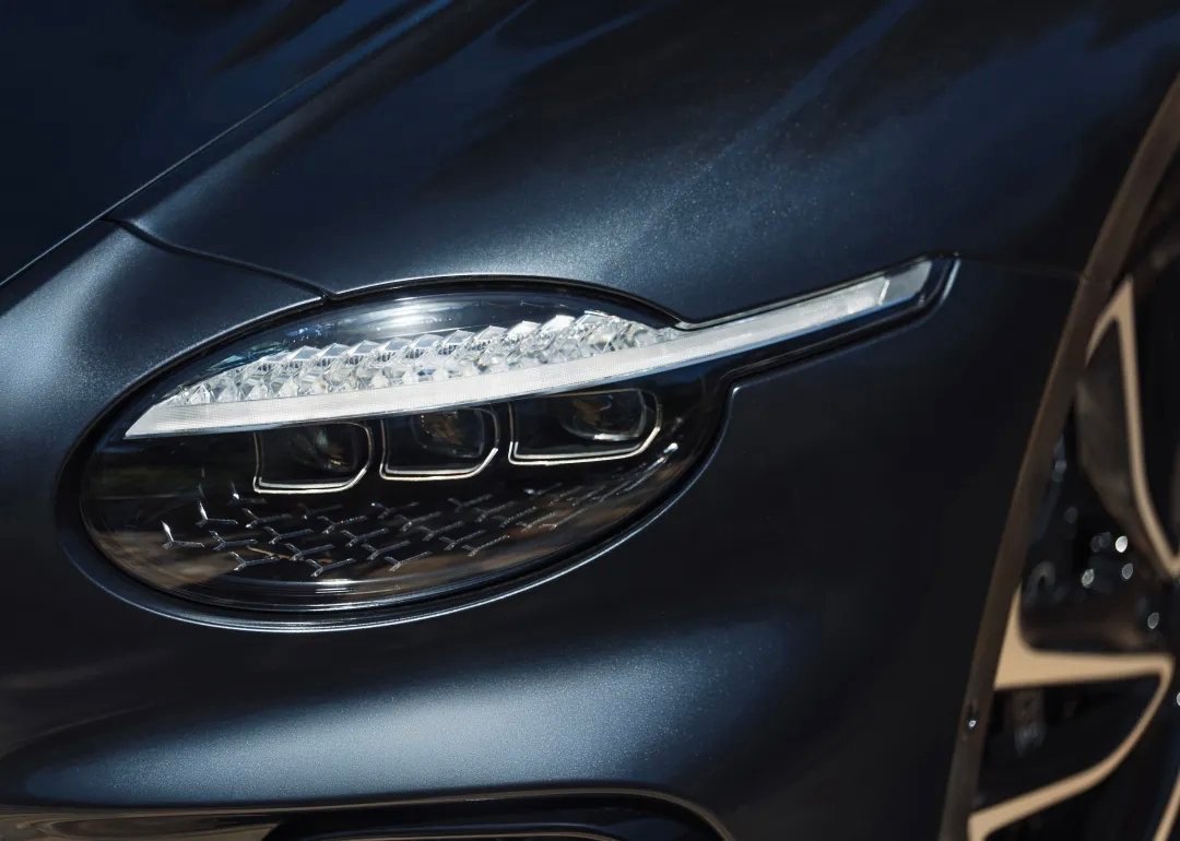 车市热门 宾利推出全新欧陆GT S和GT S敞篷版 