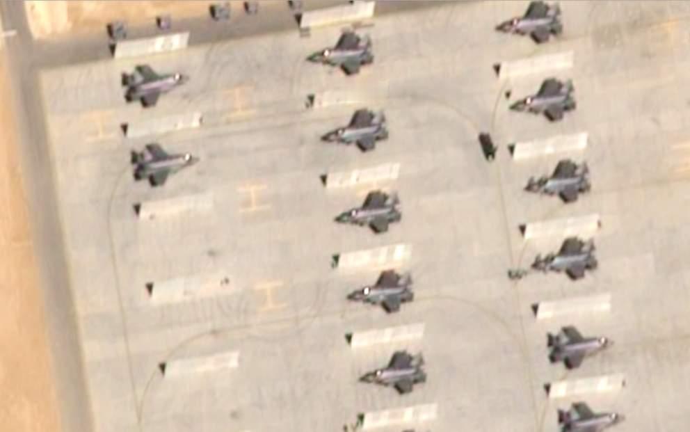 在约旦的美军攻击机已经达到了平时数量的3倍，有60多架。从卫星图来看，大部分都是