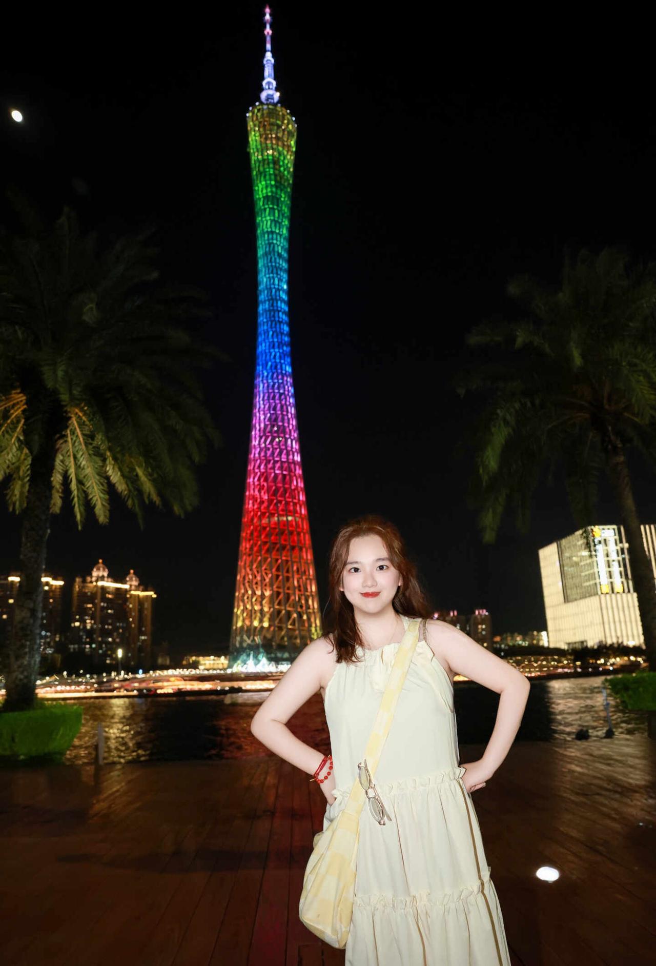 来广州了怎么能不来广州塔呢
是谁来广州五六次 都没看广州塔[吐舌]
今天为了凑个