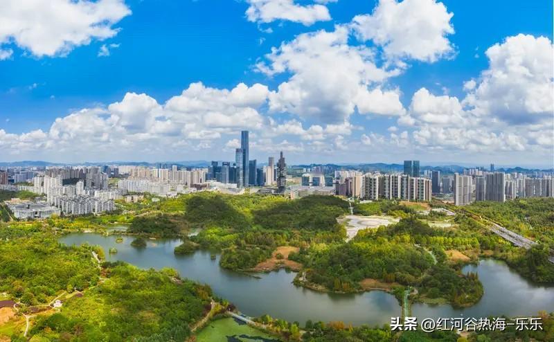 贵阳楼市2025年还是挺硬气的。
贵阳楼市小阳春也有，贵阳小阳春结束以后房价跌的