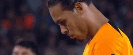 范戴克牛逼！顶住巨大的压力，在满场的闪光灯下最后时刻打进制胜点球！荷兰基本进欧洲