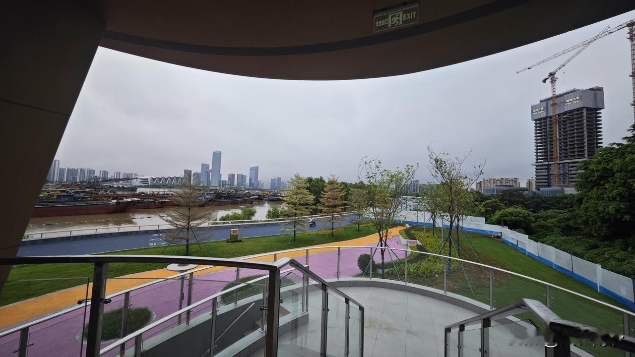 南沙情侣路新驿站，这个视角大家觉得如何？可惜还是没有设计开放顶楼，不然的话 36