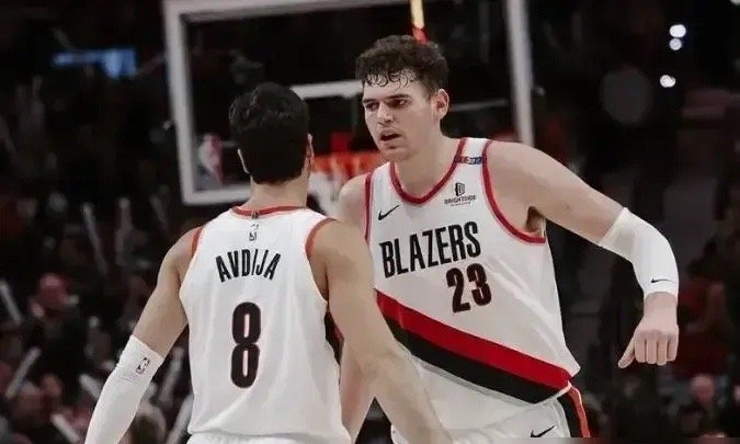 随着湖人128:123灰熊，西部排名发生变化！雷霆10胜2负勇士9胜2负太阳9胜