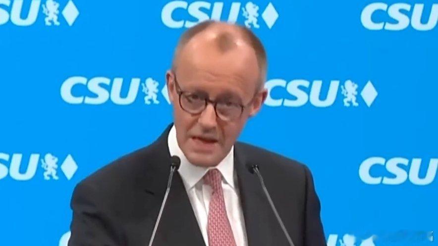 凤凰新闻【德国总理，差点哭了！】据德国新闻电视频道网站12月15日报道，德国总理