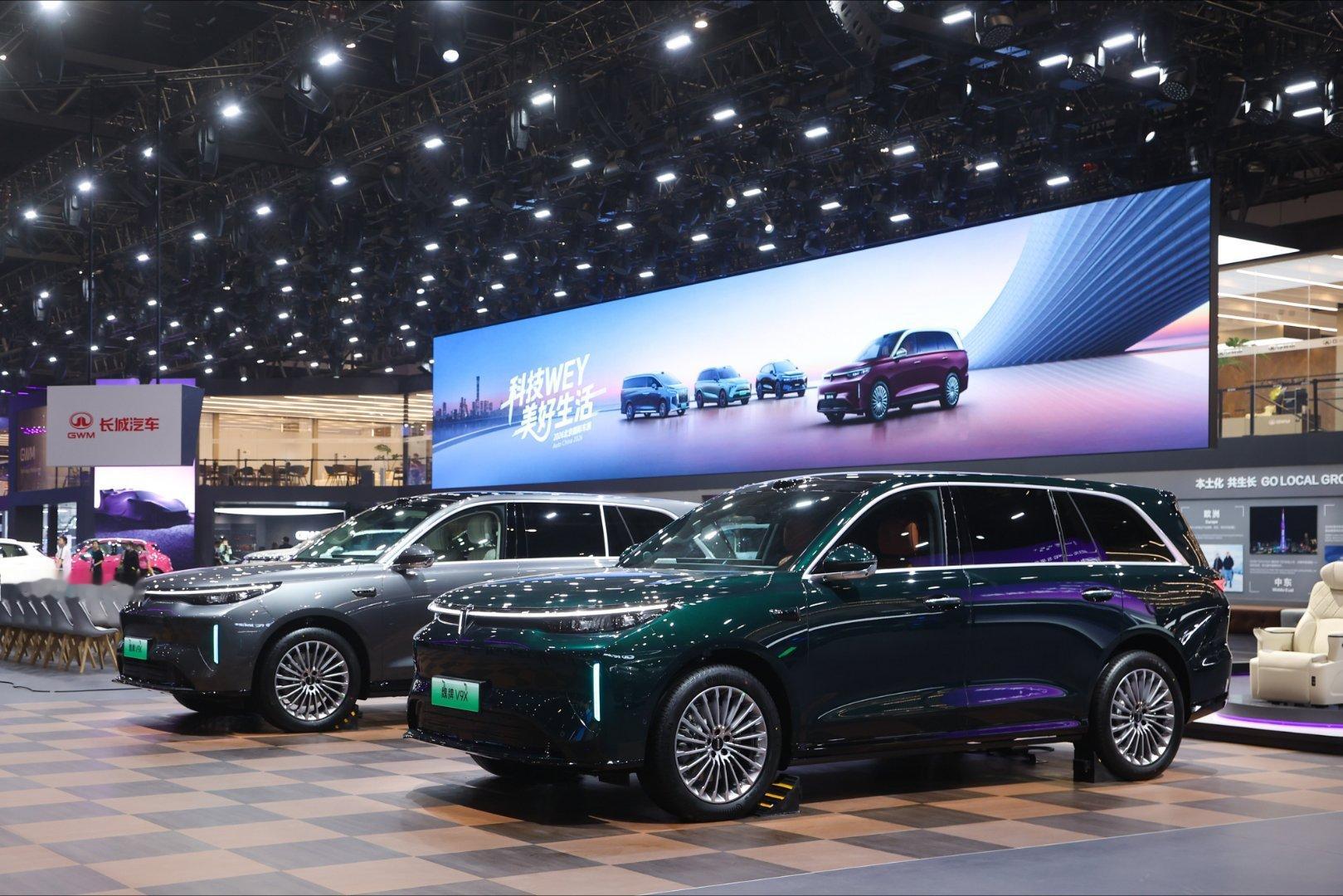 逛完魏牌展台，能明显感觉到，它已经不满足于做家用MPV销冠，而是直奔中国豪华全球