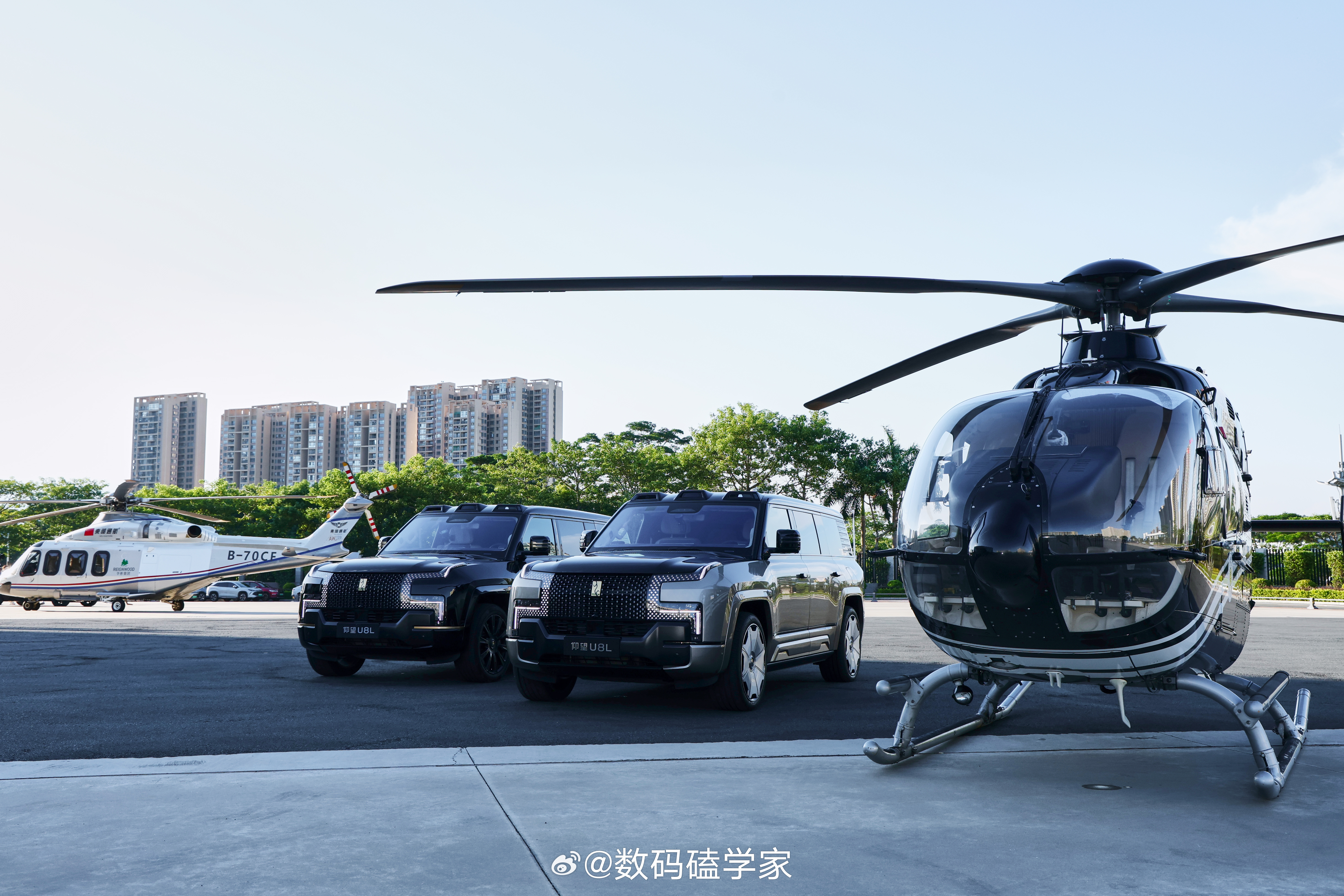 仰望U8L太鼎太豪华了 还得是仰望U8L排面属实拉满了，顶级豪华的集大成之作，这