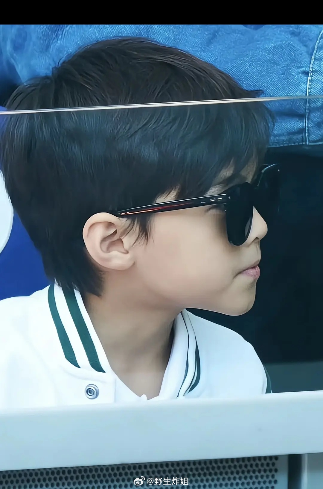 周杰伦儿子是反耳诶 比他爸小时候还反，又是个叛逆的娃😂 