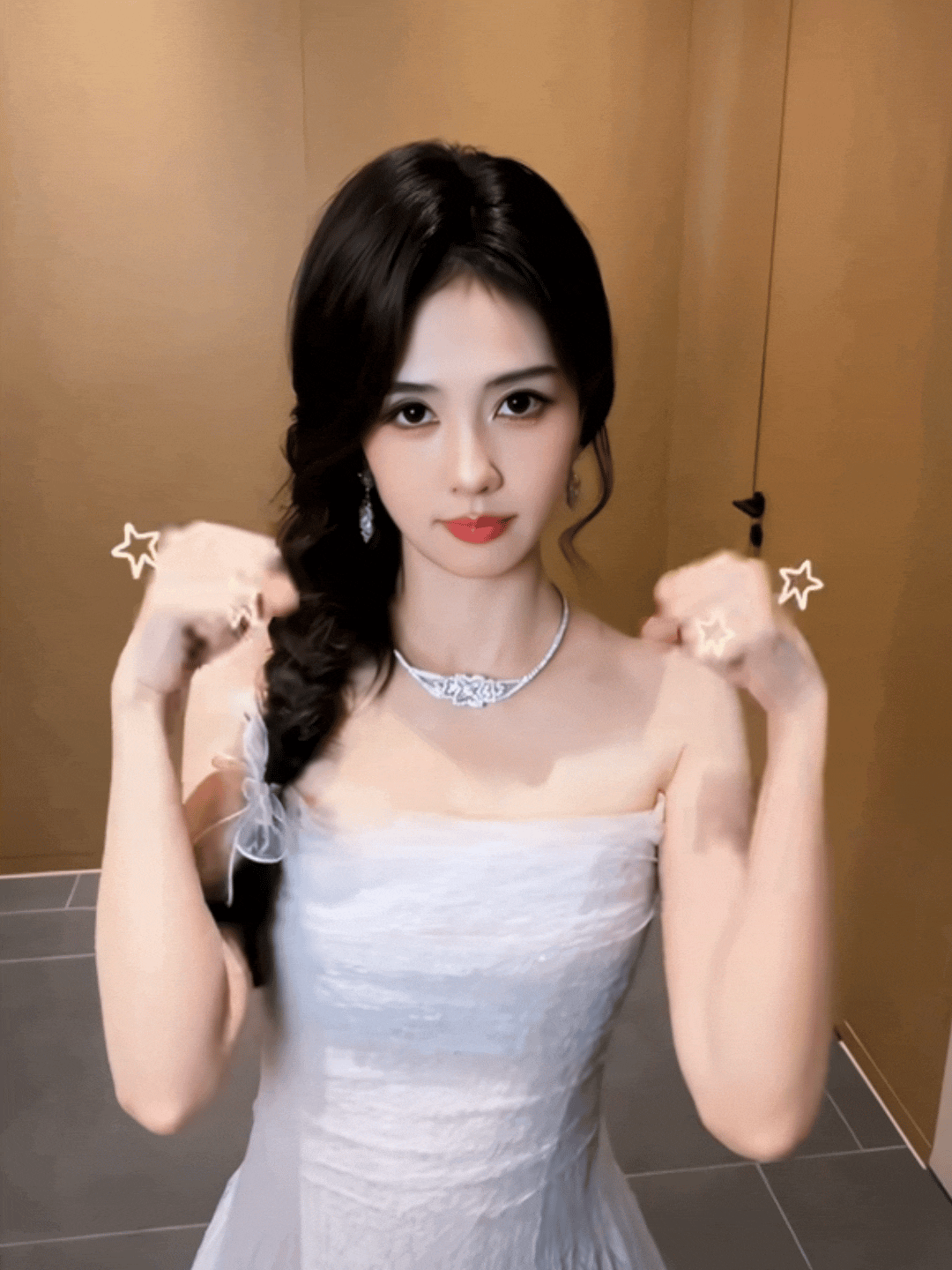 心肝真的好萌啊啊啊啊可以亲鼠她白鹿莫离 .白鹿叶璃