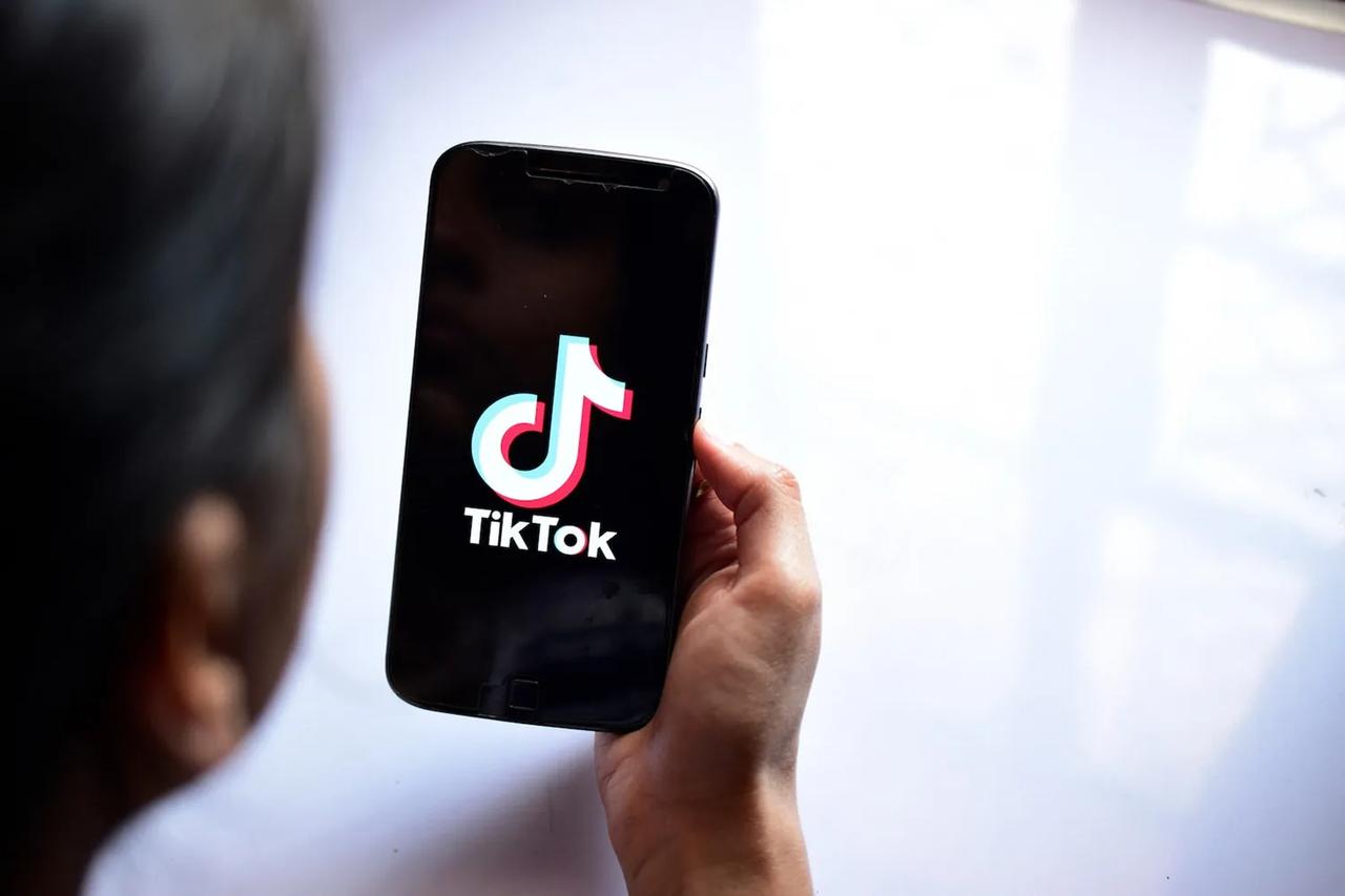 美国为何一定要封禁TikTok?
昨日，美国众议院以50：0的投票结果要求“字节