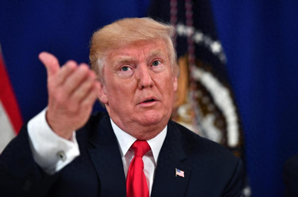 特朗普威胁盟友：180天内必须对中国扳回一局，不帮忙就加税
 
近日有媒体报道美