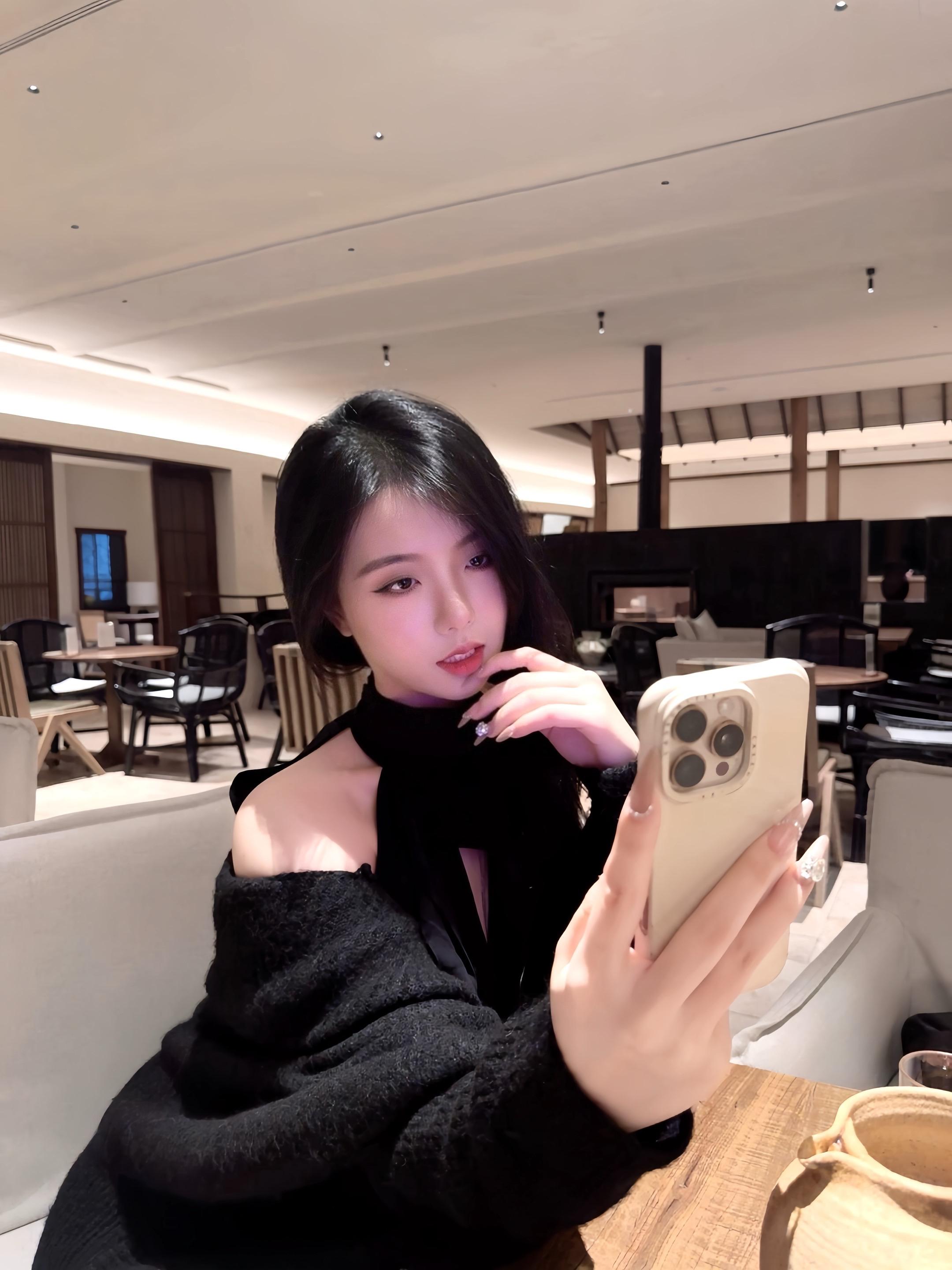 请靠近我和我的心