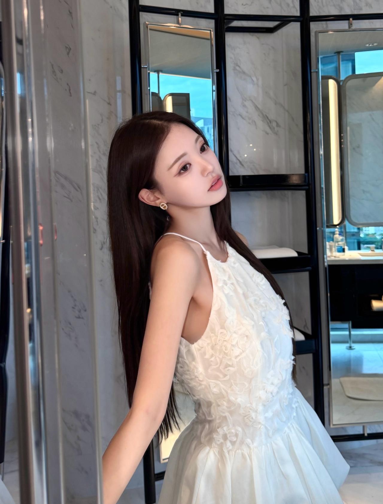 李官熙女朋友[爱慕]
单身即地狱
柳诗恩 ​​​