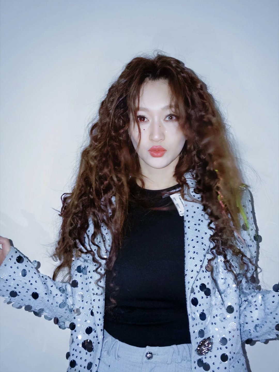 李小冉异瞳妆李小冉红蓝双色异瞳 被四公新妆容狠狠惊艳到！红蓝双色异瞳妆细节满满，