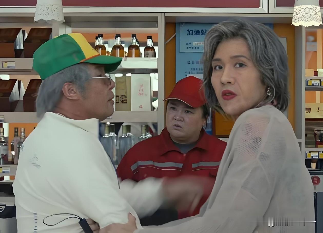 电视剧《低智商犯罪》，

烧饼演的刘直蠢也就罢了，

怎么原本智商还在线的方超也