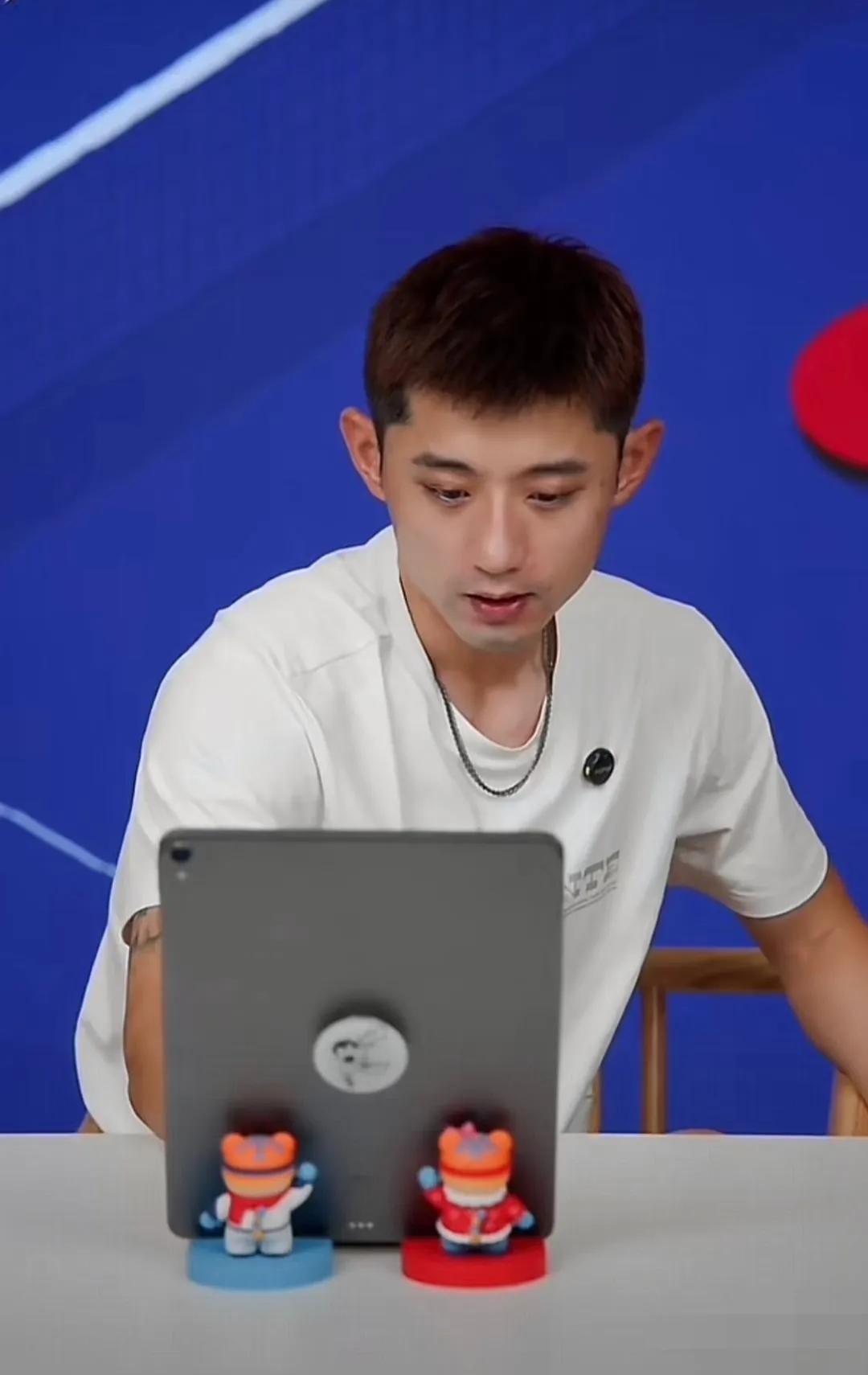 大家别再夸张继科了，

他有一个缺点，

哪怕这次被骂，我也要说出来，那就是从他
