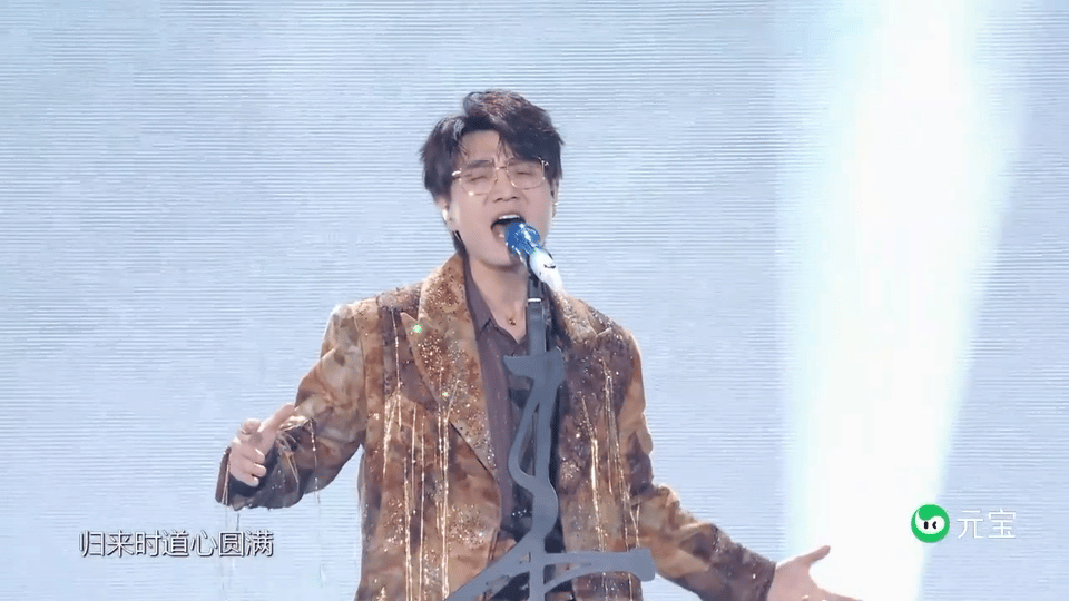 王铮亮巅峰之夜全开麦零修音 没有电音修饰，没有后期精修，一把原声话筒。王铮亮在巅