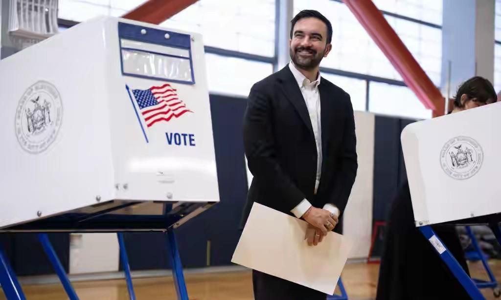 快讯！快讯！
 
据多家美媒报道，特朗普突然宣布了将考虑切断对纽约的部分联邦资金