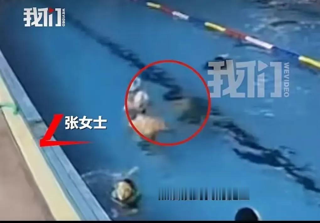 “这就是揩油的代价！”上海泳池猥琐男水下偷摸女生大腿，结局大快人心！
 
真的太