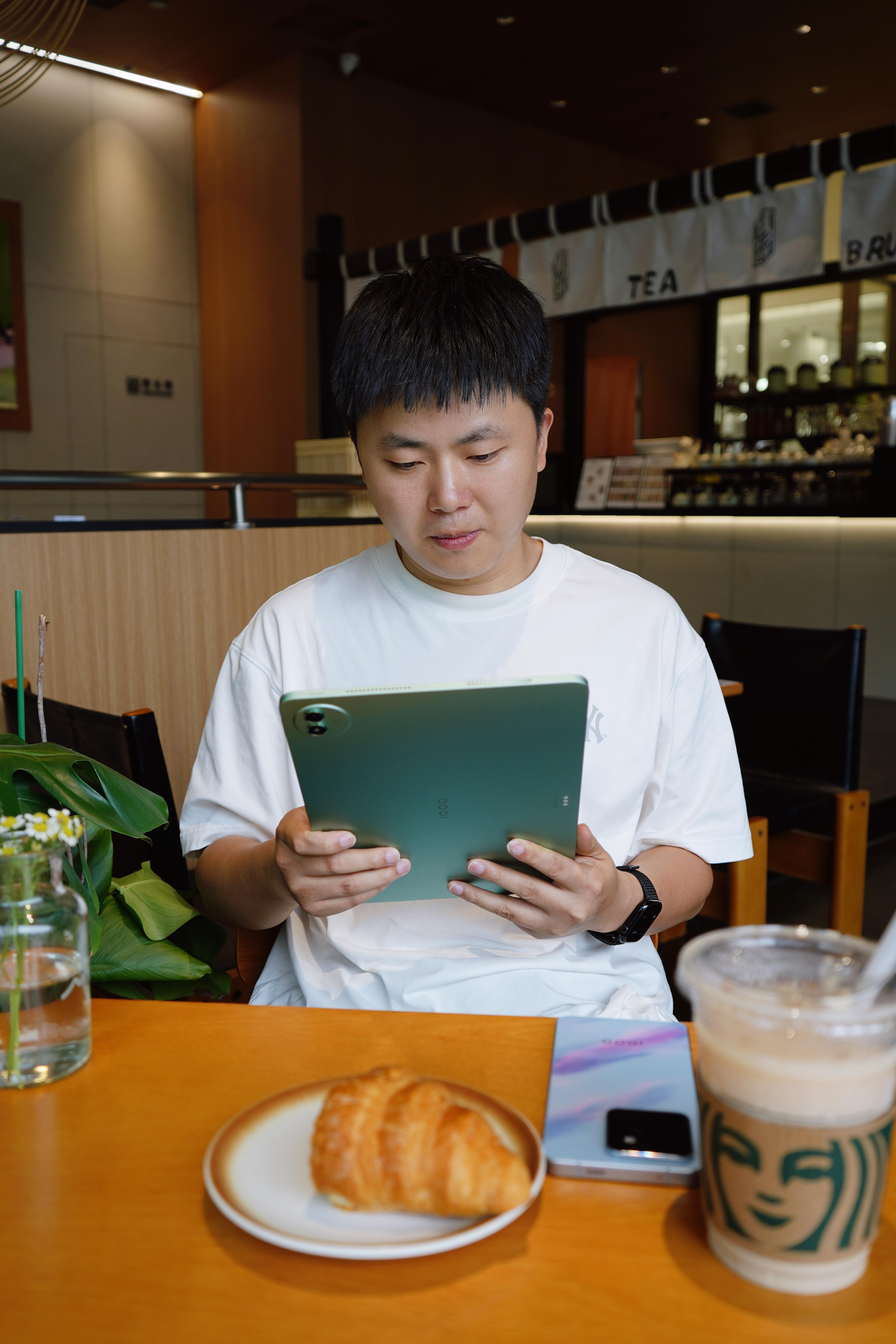 iQOO Pad6 Pro我已经用好几天了，大屏让人爱不释手，13.2英寸4K大