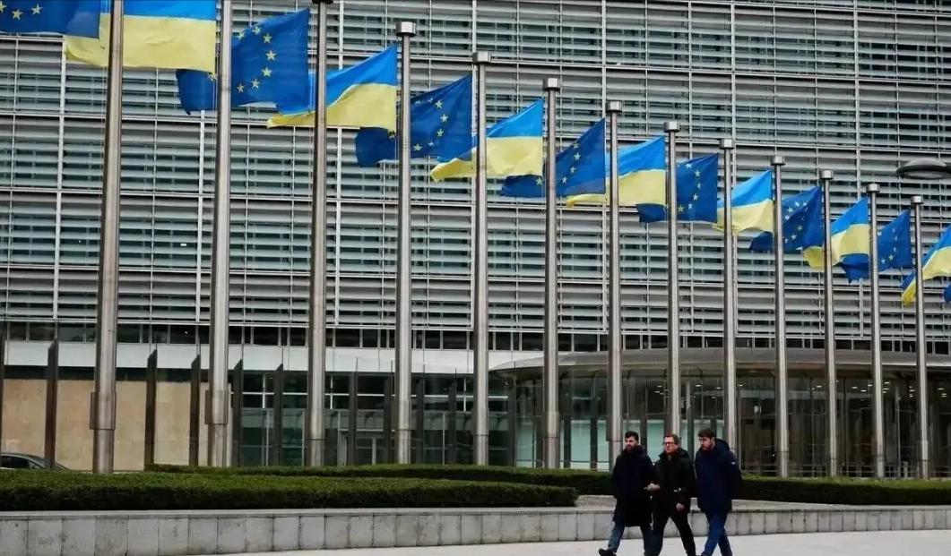 乌克兰成立索赔机构，俄罗斯资金被冻结，孩子们的照片刺痛世界.
12月16日，欧盟