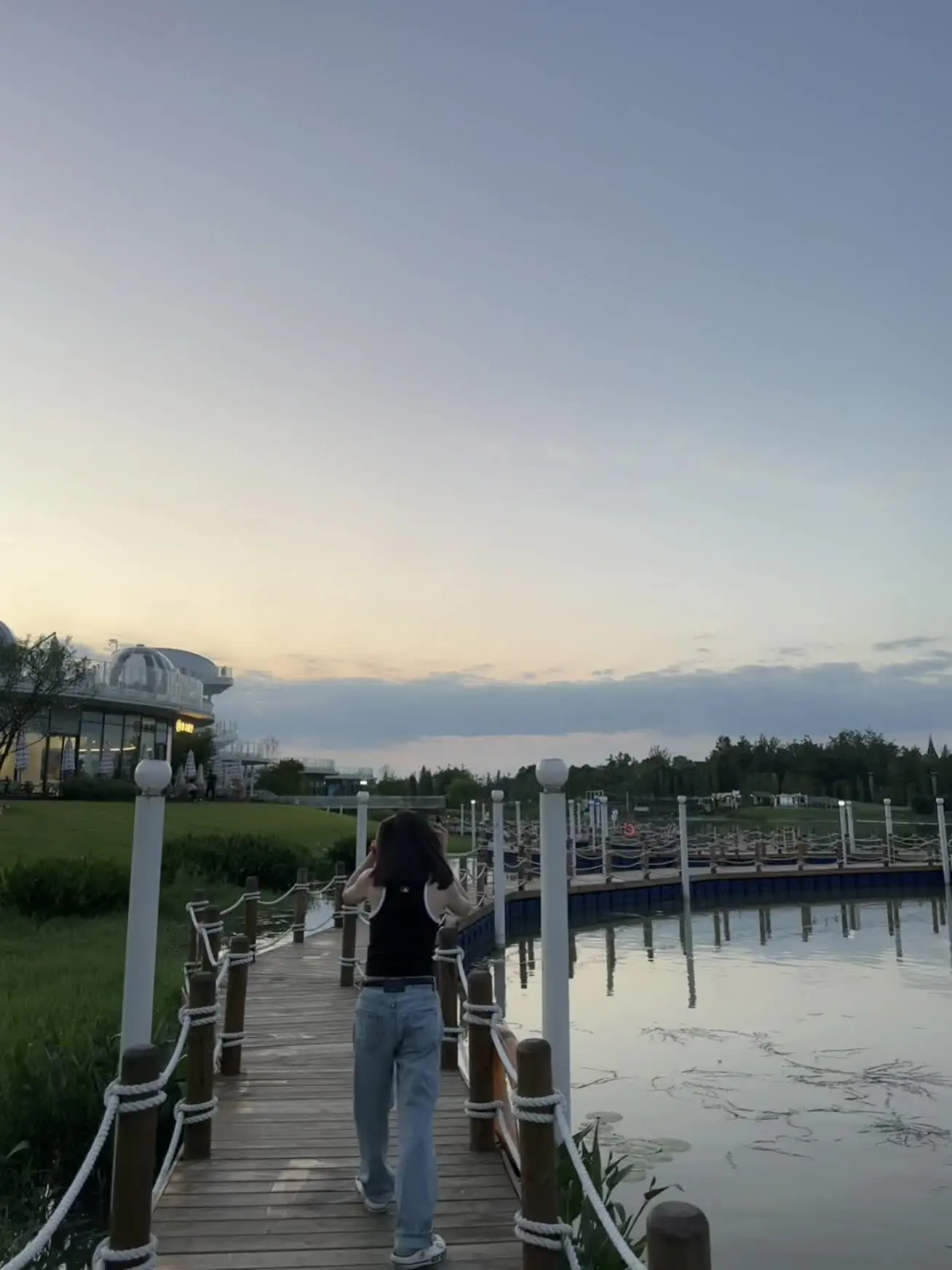 去做具体的事 然后稳稳托举自己