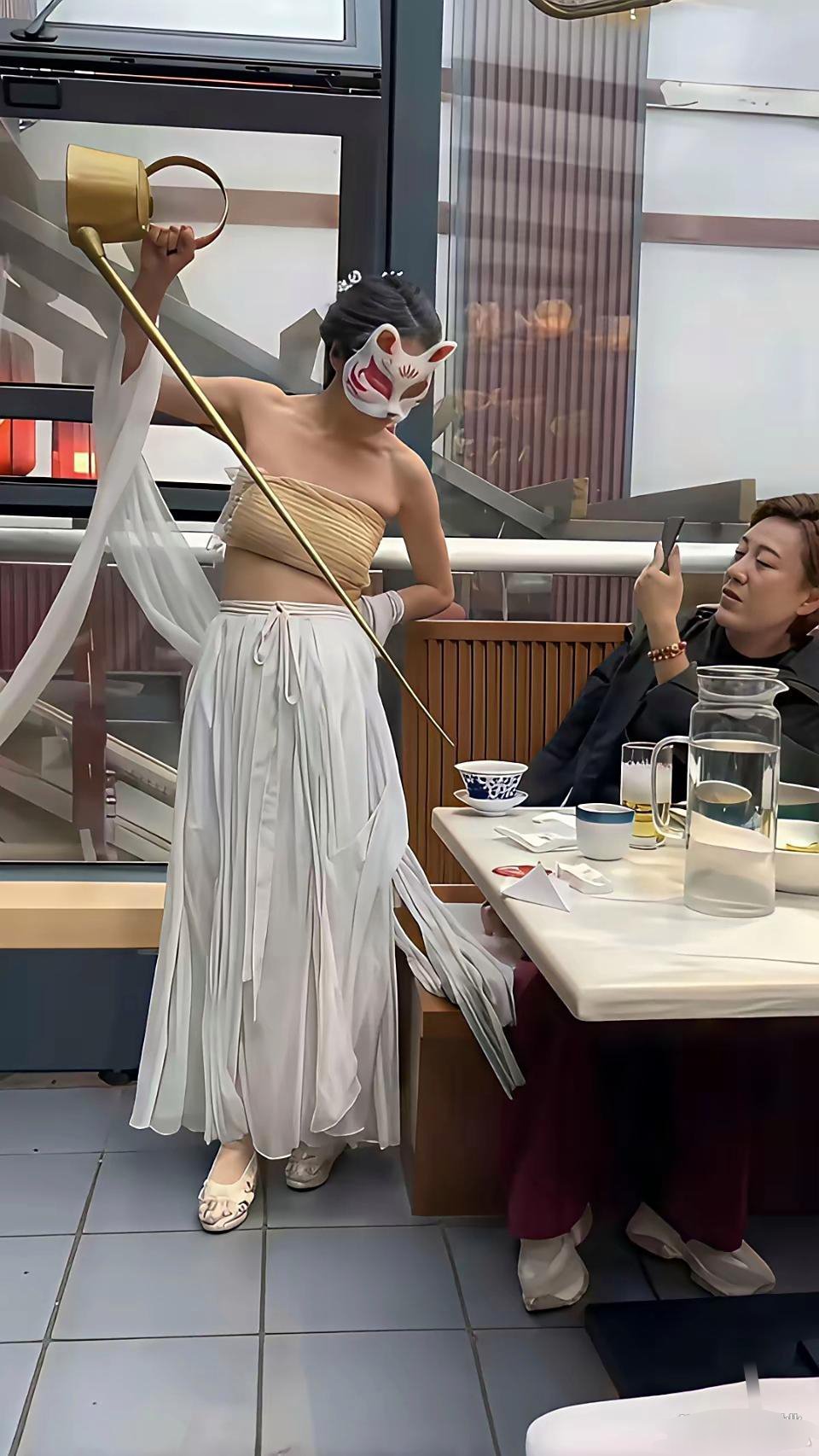 这下好了，谁让你动手的 ​​​