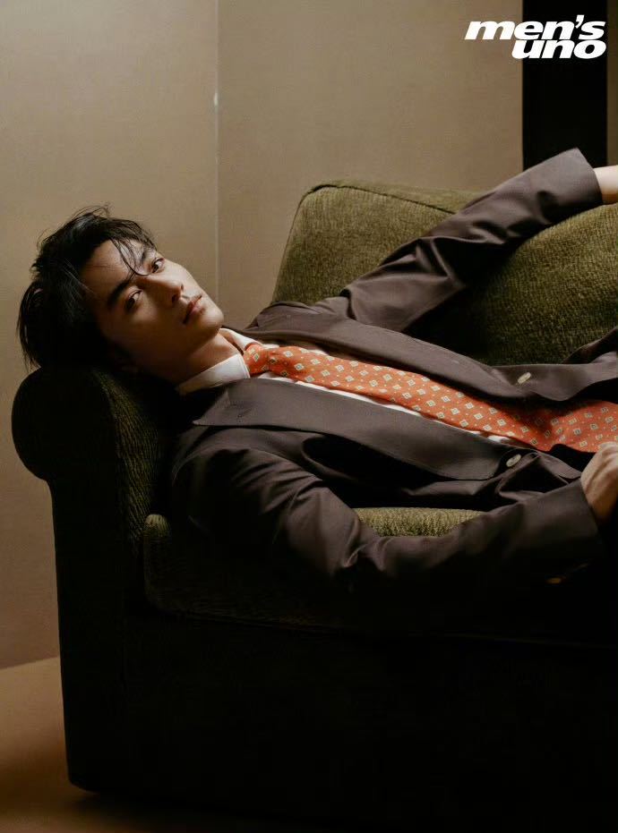 有没有发现陈晓 的镜头表现力特别强🤔不仅是简单的好看，这张脸自带氛围和故事，站