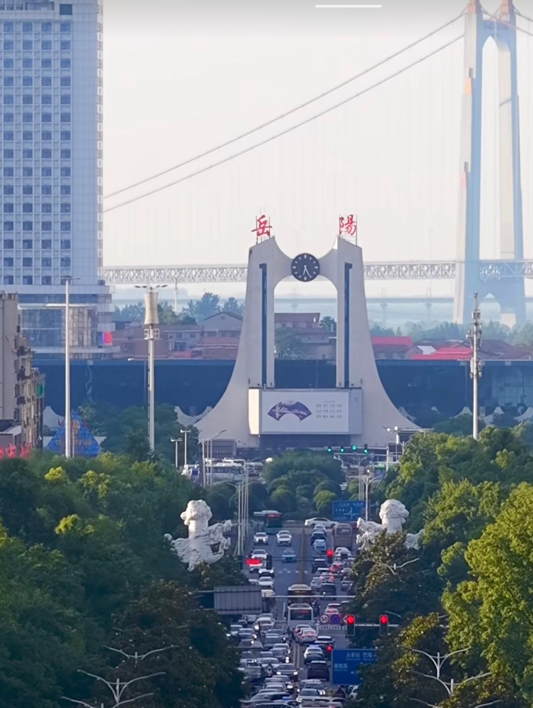 岳阳市区有什么好玩的地方？岳阳市区可玩的地方不少，既能感受千年名楼的历史底蕴，也