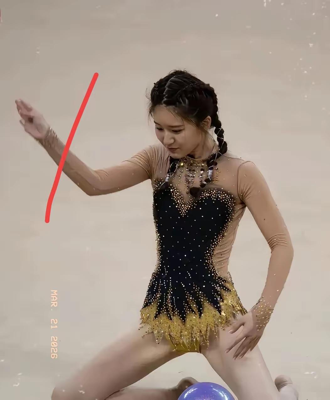 赵露思从小美到大，
难怪人家能做明星，
这建模，
男生看了想入非非，
女生看了羡