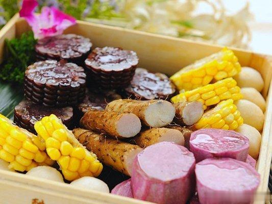 #食养中原[超话]#为营养专家都吃粗粮，粗粮好在哪儿？膳食指南推荐，每天摄入谷类