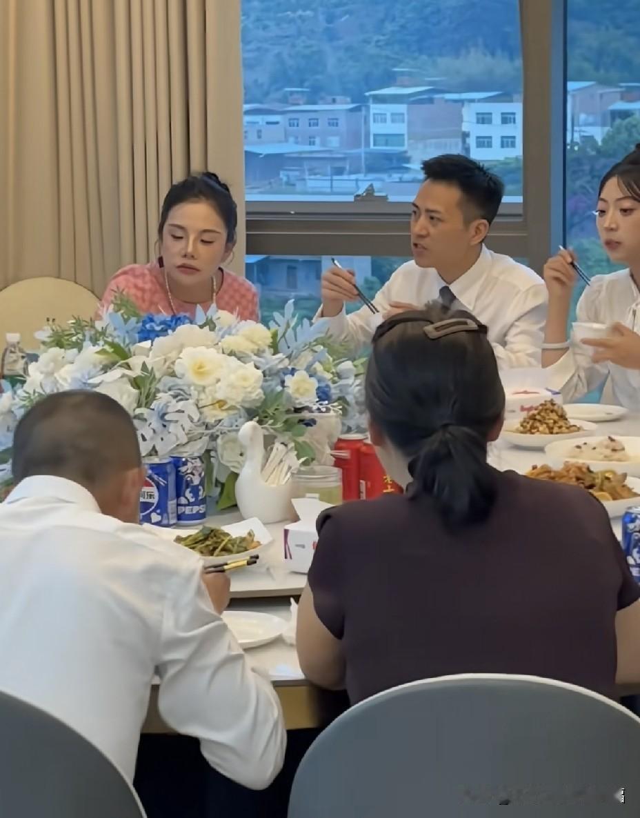 小敏敏生气了，索图对马大雁和自己完全两副面孔，小敏敏和马大雁，索图会选择谁呢？