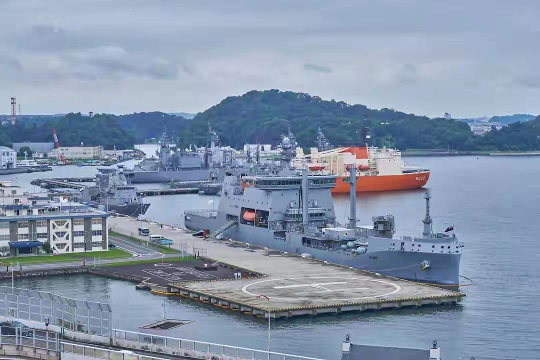 令人愤怒！055万吨大驱应该绕新西兰巡航，9月18日这个特殊的日子，新西兰军舰居