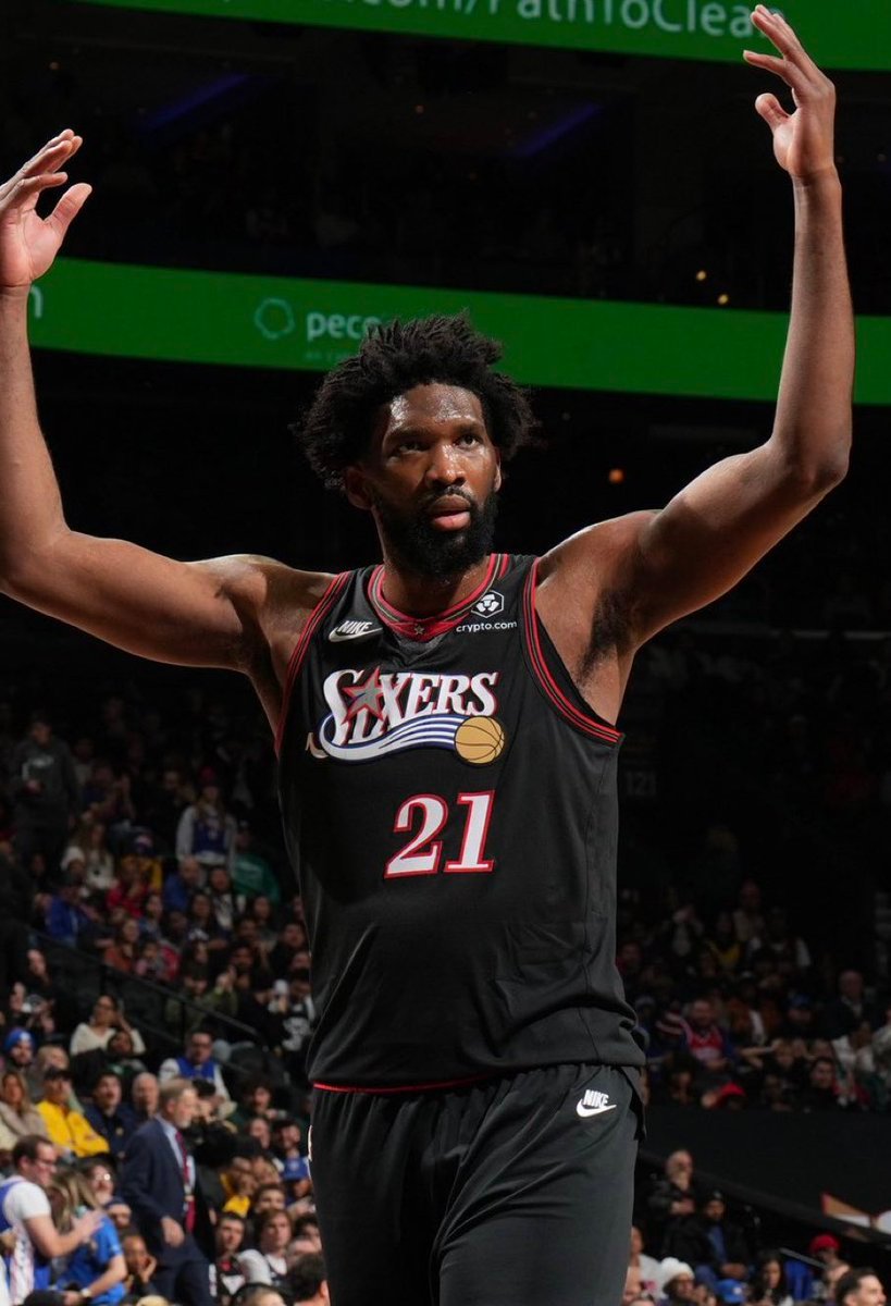 公牛末节逆转76人别拿怀特不当科比76人又输了——三巨头合体=输球的公式继续。其