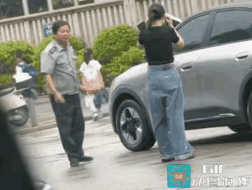 概论错了，哪有什么值得不值得的说法！看保安抡巴掌时那股气势，就足以证明一切了。