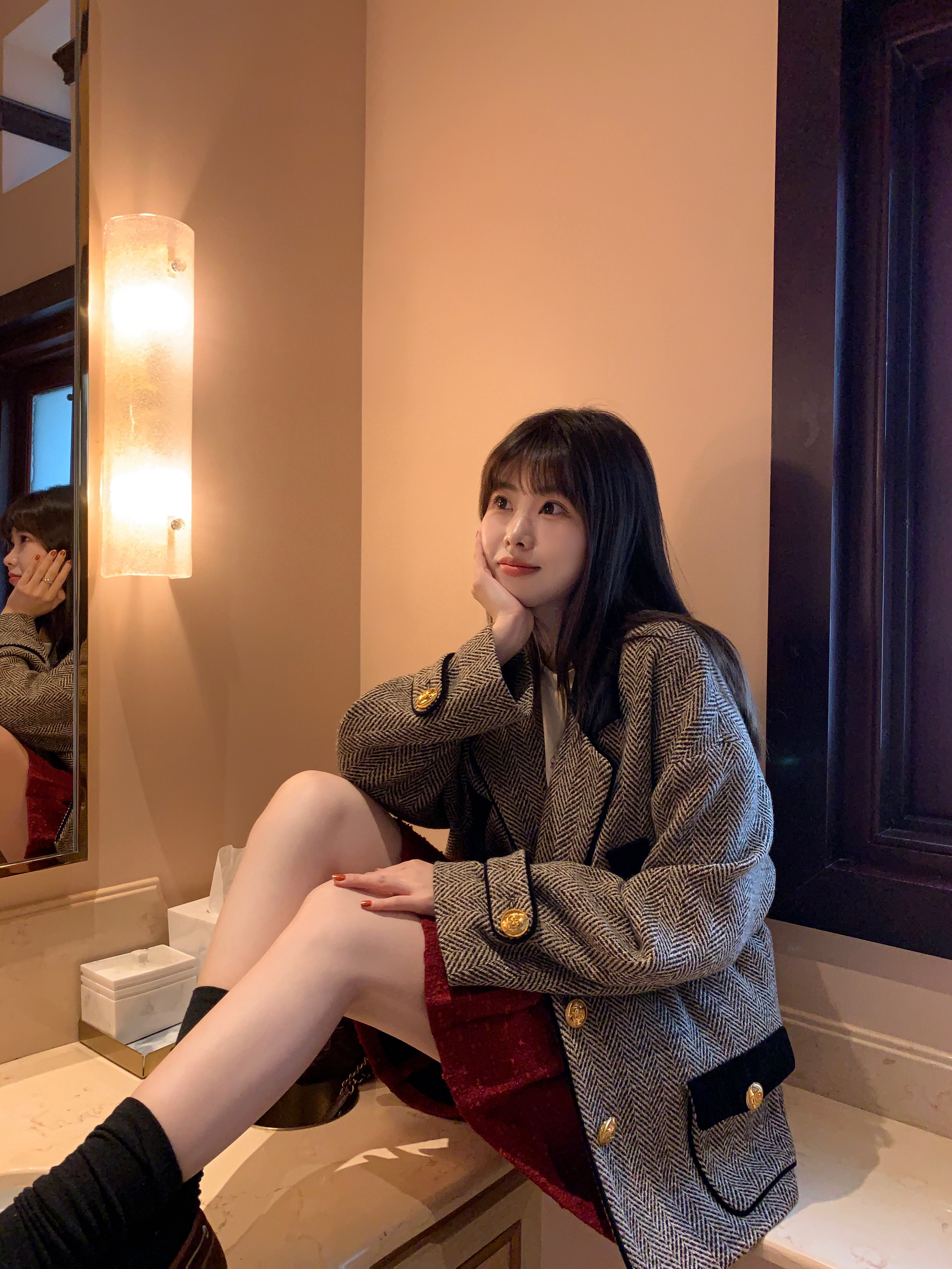 我们秋冬的衣服 基本都要定制 鸭梨好大但是好好看好喜欢💗💗 ​​​