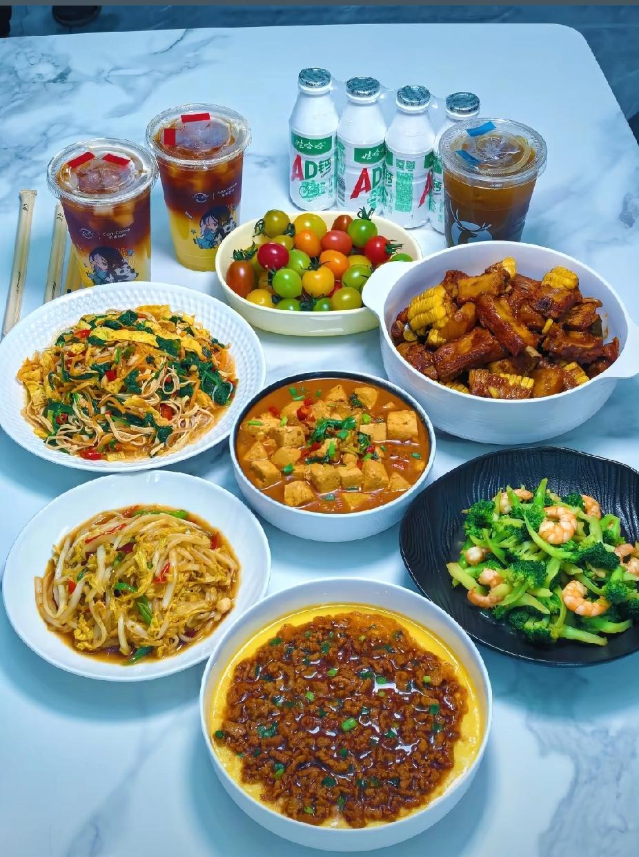 人到中年，最幸福的事，是给孩子做一顿热饭
 
人到中年，走过了年少的轻狂，历经了